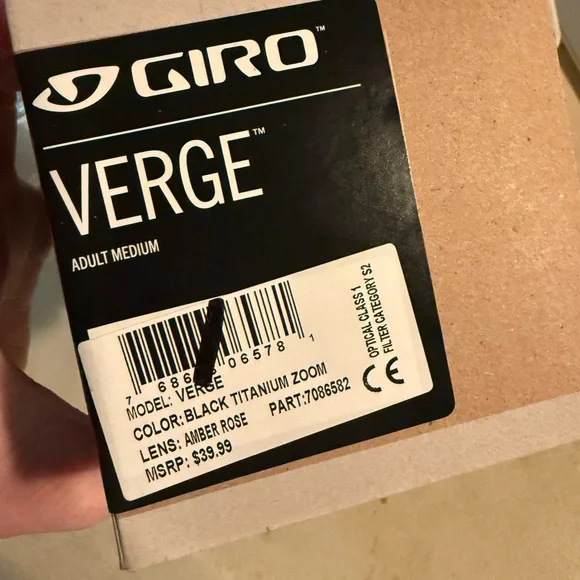 Giro Black Frame Ski/Snow Goggles with Dark Tinted Lens - Picture 2 of 4